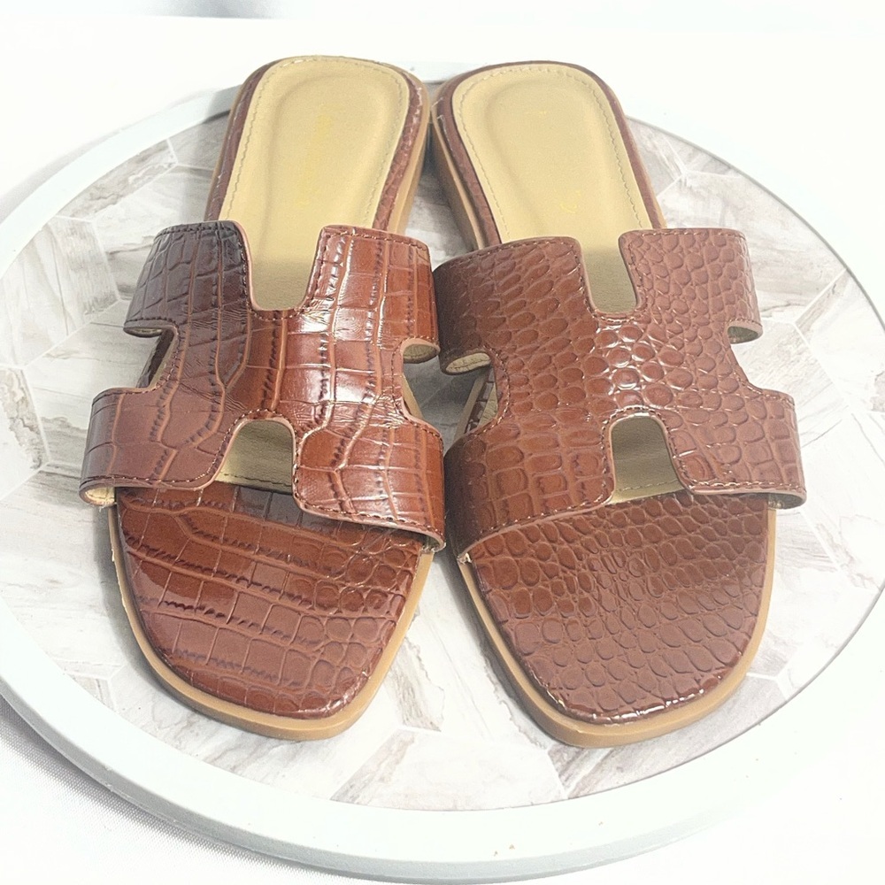 Lemonade Brown Croc Embossed Slide Sandals Women’s Size 9 Flat H Strap